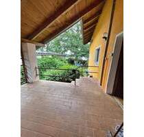 Renovierte 3-Zimmer-Wohnung mit Dachterrasse und Balkon - Kollnburg