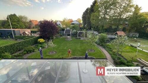 Gartenansicht vom Balkon - 