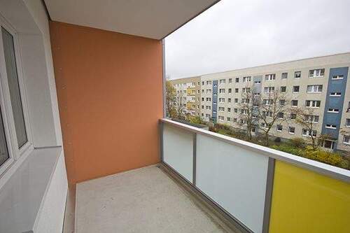 Balkon - Etagenwohnung mit 60,70 m&sup2; in Halle (Saale) zur Miete