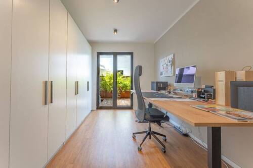 Arbeitszimmer im Erdgeschoss - 