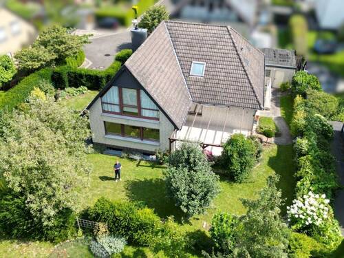Luftaufnahme 2 - Einfamilienhaus mit Einliegerwohnung und Garage in ruhiger Sackgasse in Hildesheim-Ochtersum
