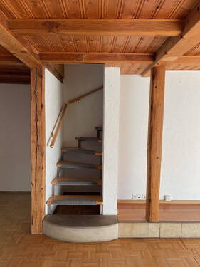 Treppenaufgang zum 1.OG - 