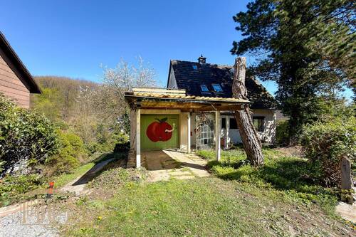 Hausfront mit Garage - 6 Zimmer Einfamilienhaus in Wuppertal