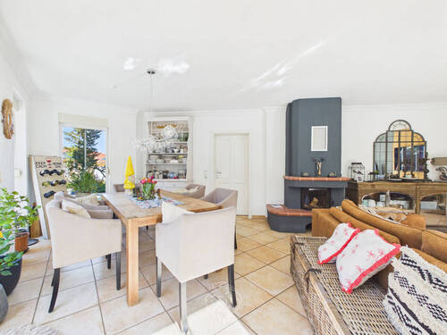 Wohnzimmer - Einfamilienhaus mit 215,00 m&sup2; in Kist zum Kaufen