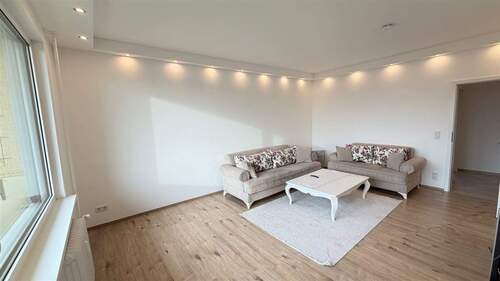 Wohnzimmer 2. Ansicht - 2 Zimmer Etagenwohnung zum Kaufen in Berlin