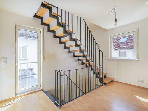 Treppenhaus - Einfamilienhaus mit 124,00 m&sup2; in Rheinstetten / Mörsch zum Kaufen