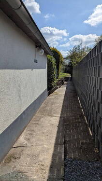 Weg zum Garten - 