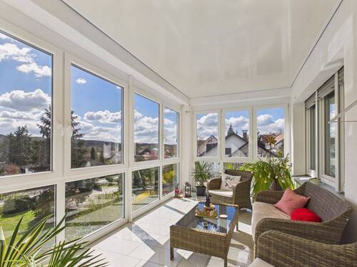 Wintergarten - 1 Zimmer Mehrfamilienhaus, Wohnhaus in Stegaurach / Waizendorf