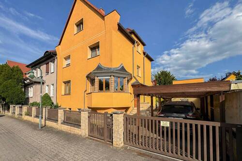 Hausansicht Front - Charmantes Familienhaus mit Sauna, Garten und Carport in Kabelsketal-Zwintschöna