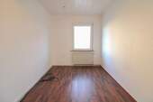 Schlafzimmer 1.OG - Etagenwohnung mit 110,50 m² in Duisburg zum Kaufen