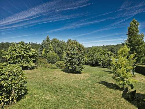 Gartenparadies mit Waldblick - 