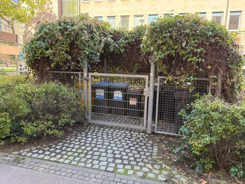 Mülltonnen-Bereich - 