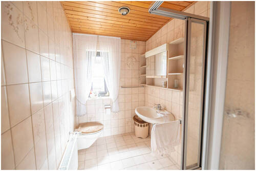 Hinterhaus - Duschbad im OG - 