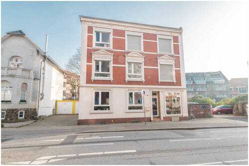 Frontansicht - 9 Zimmer Mehrfamilienhaus, Wohnhaus zum Kaufen in Elmshorn