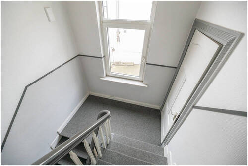 Treppenhaus - Mehrfamilienhaus, Wohnhaus mit 145,00 m&sup2; in Elmshorn zum Kaufen