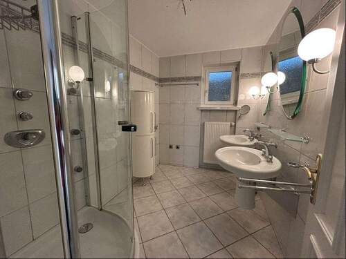 Badezimmer - 3 Zimmer Etagenwohnung zur Miete in Dinkelsbühl