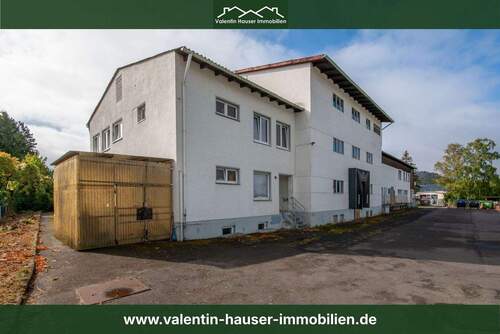 Hofansicht - Lagerfläche mit Laderampe in Goslar