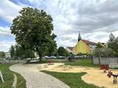 Spielplatz (120 m entfernt) - 2 Zimmer Büro in Zwickau