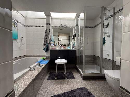 7 EG links Badezimmer - 