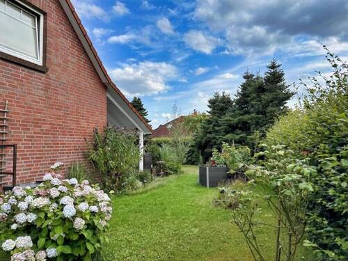 Gartenansicht Hauseingang - 4 Zimmer Doppelhaushälfte zum Kaufen in Scheeßel