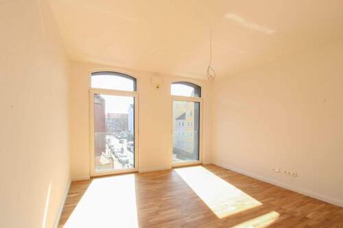 Wohnzimmer - 2 Zimmer Etagenwohnung zum Kaufen in Hannover
