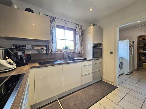 Blick zu HWR & Speisekammer - 