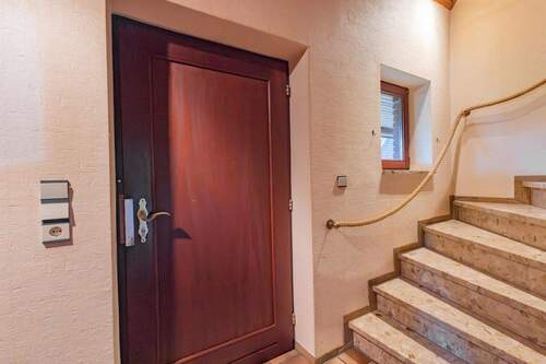 Hauseingang - 6 Zimmer Einfamilienhaus in Hohn