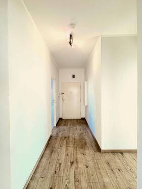 Flur 1 - 2 Zimmer Etagenwohnung zum Kaufen in Berlin