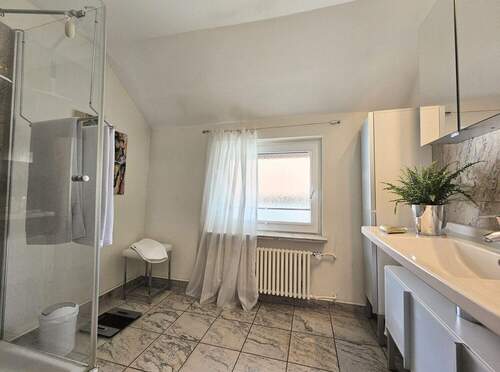 Modernes Tageslichtbad - 