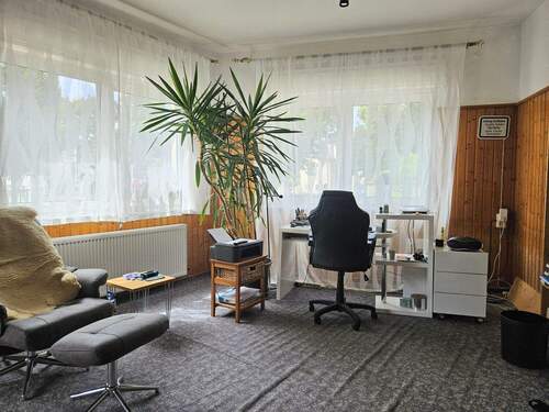 Büro im Erdgeschoss - 