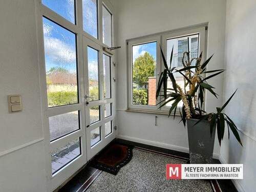 Eingangsbereich - 4 Zimmer Etagenwohnung in Rastede