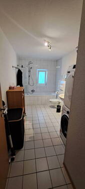EG links - Bad - 9 Zimmer Mehrfamilienhaus, Wohnhaus zum Kaufen in Aschaffenburg