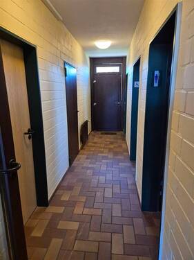 Flur zu den WC-Anlagen - 