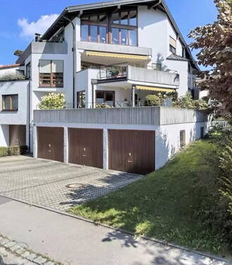 Außenansicht - 4 - Zimmer Wohnung 120 qm - eigener Garten - große Terrasse - zentrumsnah - bezugsfrei ab 01.07.2026