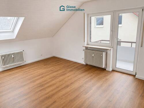 Zimmer_1Balkongut - 3 Zimmer Etagenwohnung zur Miete in Filderstadt - Sielmingen