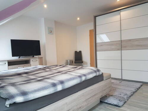 Schlafzimmer1 - 