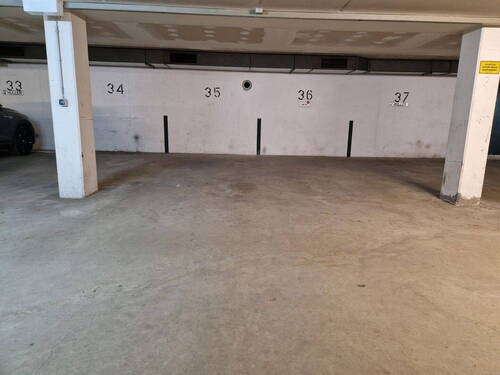 Tiefgarage, Stellplatz 35 - 