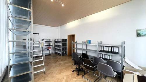 Zimmer im Bürogebäude - 