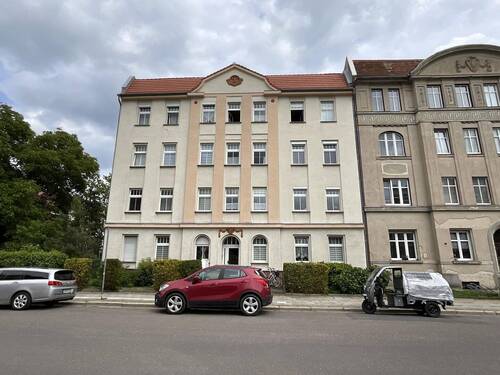 Straßenansicht - 3 Zimmer Etagenwohnung zum Kaufen in Forst