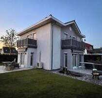 Provisionsfreies Einfamilienhaus auf großem Eckgrundstück in Toplage von Kladow