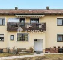 Großzügig & vielseitig: Zweifamilienhaus mit Garten, 2 Garagen und Balkonen in Krondorf - Schwandorf