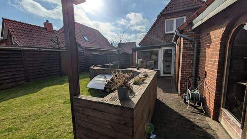 hinter dem Haus - Mehrfamilienhaus, Wohnhaus mit 105,00 m&sup2; in Brunsbüttel zum Kaufen