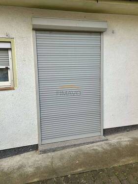 Rollos an Tür und Fenster... - 