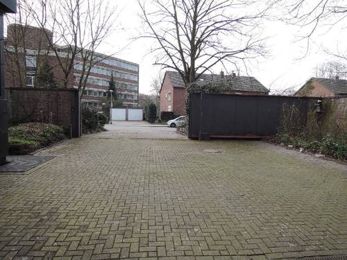 Zufahrtsbereich - Halle in Wesel