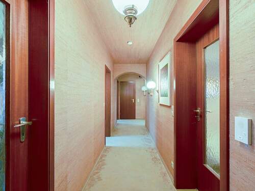 Diele - 3 Zimmer Etagenwohnung zum Kaufen in Karlsruhe-Wolfartsweier