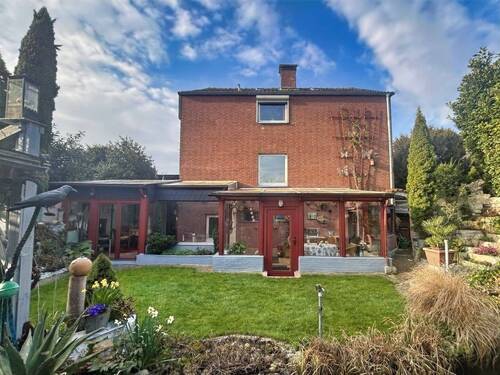 Garten und Rückansicht - 4 Zimmer Einfamilienhaus zum Kaufen in Krefeld