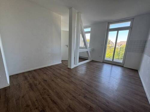 Küche. - DG mit Lift 2 Bäder + extra Gäste-WC großer Balkon an der Küche !