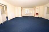 Eingangsbereich mit Empfang - 