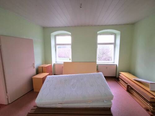 Zimmer - 7 Zimmer Mehrfamilienhaus, Wohnhaus in Cunewalde