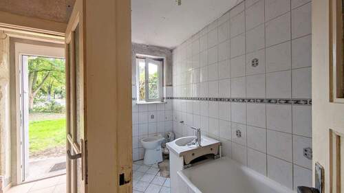 Eingang und Bad EG - 